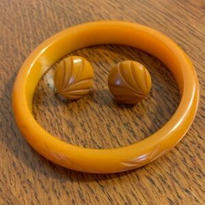 Vintage Bakelite Carved Amber/Butterscotch Bangle and Screw Back Earring Set